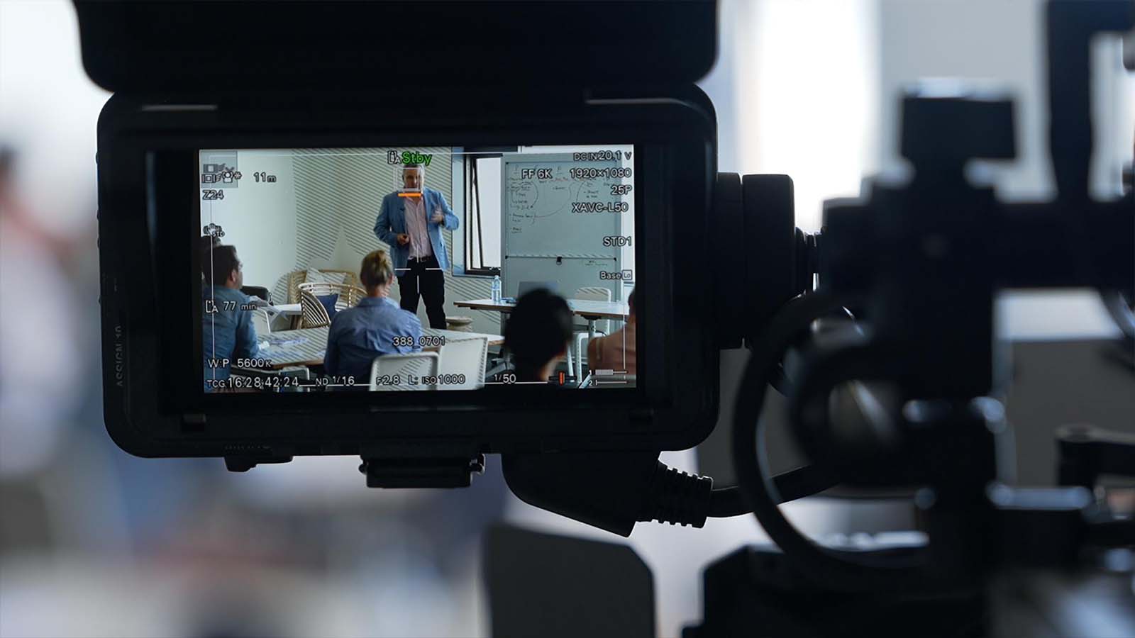 Video analysis during Confidence Edge presentation training