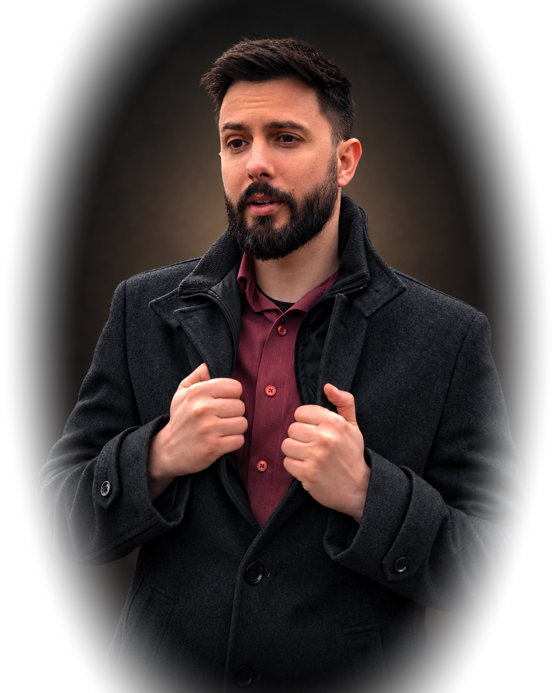 Taher Sonu, ținând reverele jachetei