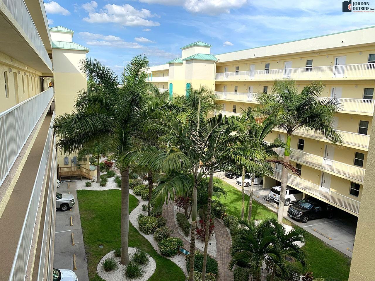 Sunset Vistas Courtyard